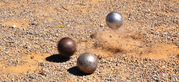 圖三擊中球的瞬間.JPG 滾球的磨損與維護保養圖三擊中球的瞬間.JPG