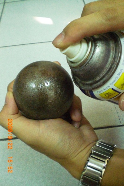 WD40-2.JPG 滾球的磨損與維護保養WD40-2.JPG